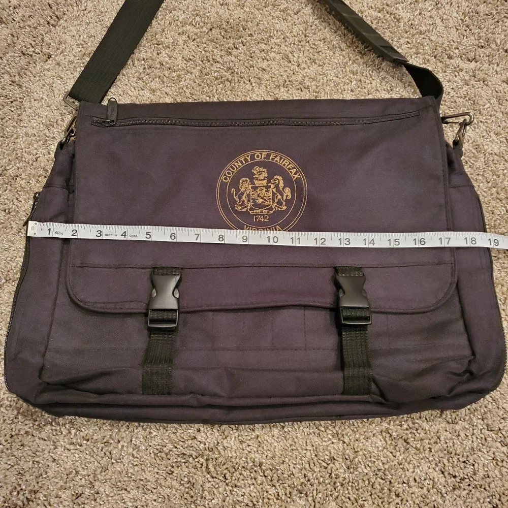 Norwood Airtex County of Fairfax Virginia Crossbody/Shoulder/Lap top Bag